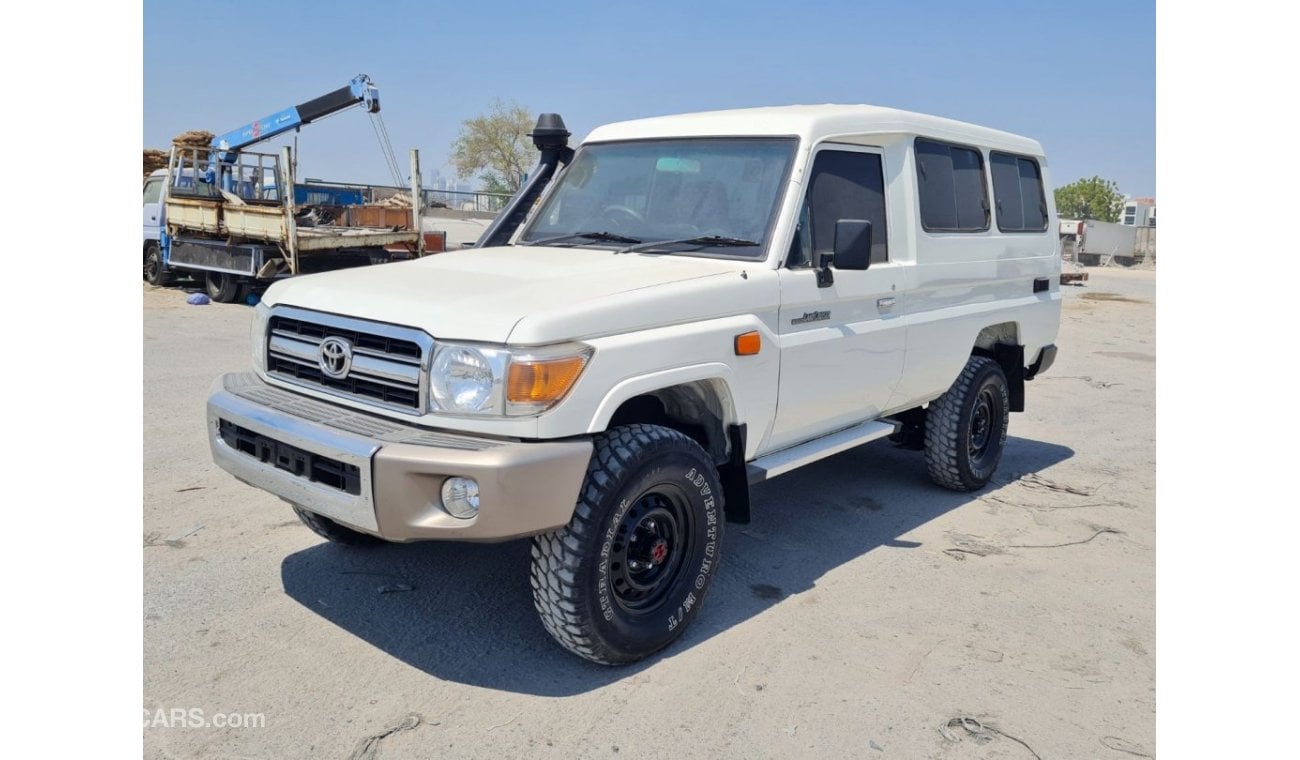 Toyota Land Cruiser Hard Top 3 Doors