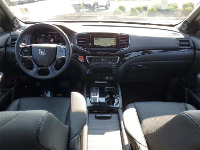 Honda Passport interior - Cockpit