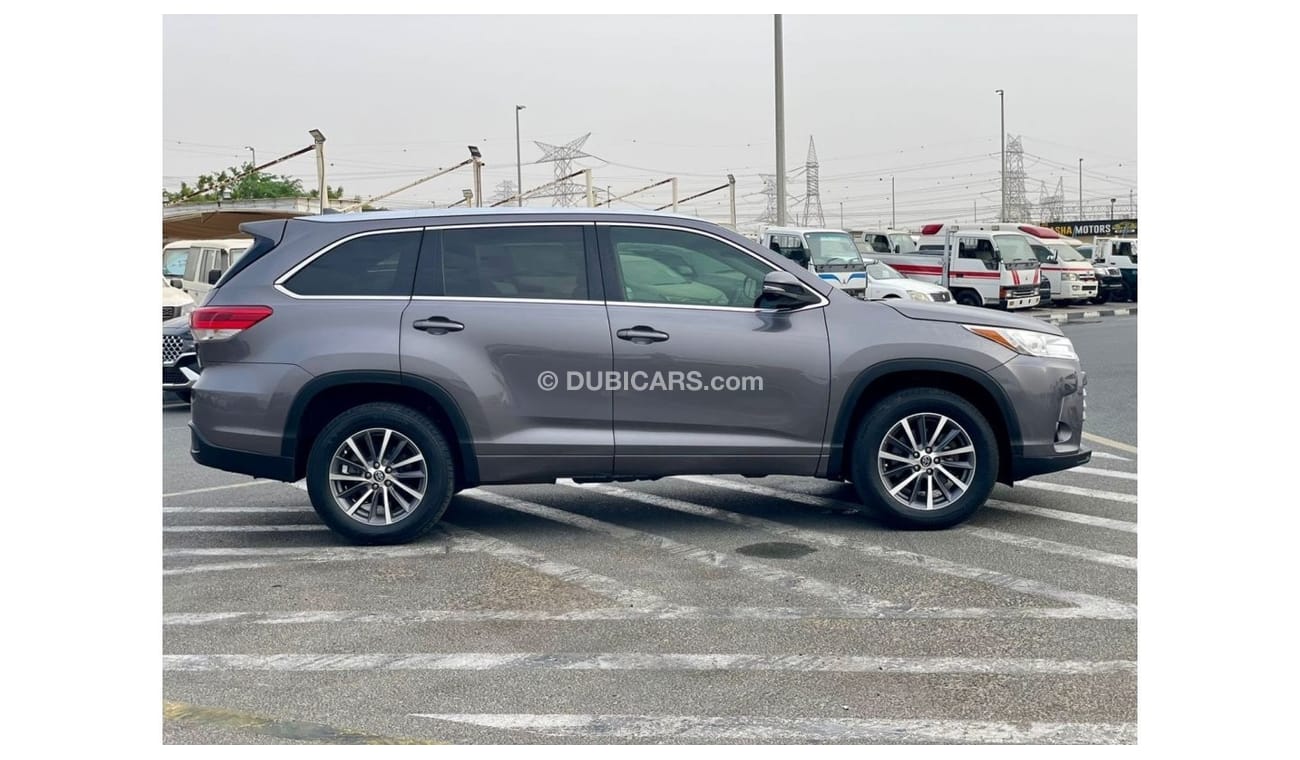 Toyota Highlander 2017 Toyota Highlander XLE 3.5L V6 Full Option - 7 Leather Seats - Trunk Auto - 39,000 Mileage