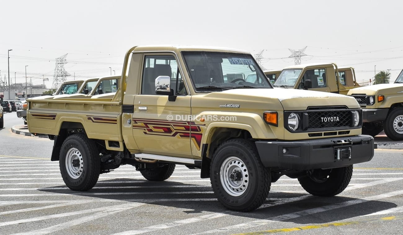 Toyota Land Cruiser Pick Up LC 79 4.0L V6 Petrol Single Cabin  M/T WINSH & DIFFLOCK