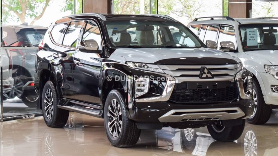 Mitsubishi Montero Full Option for sale. Black, 2021