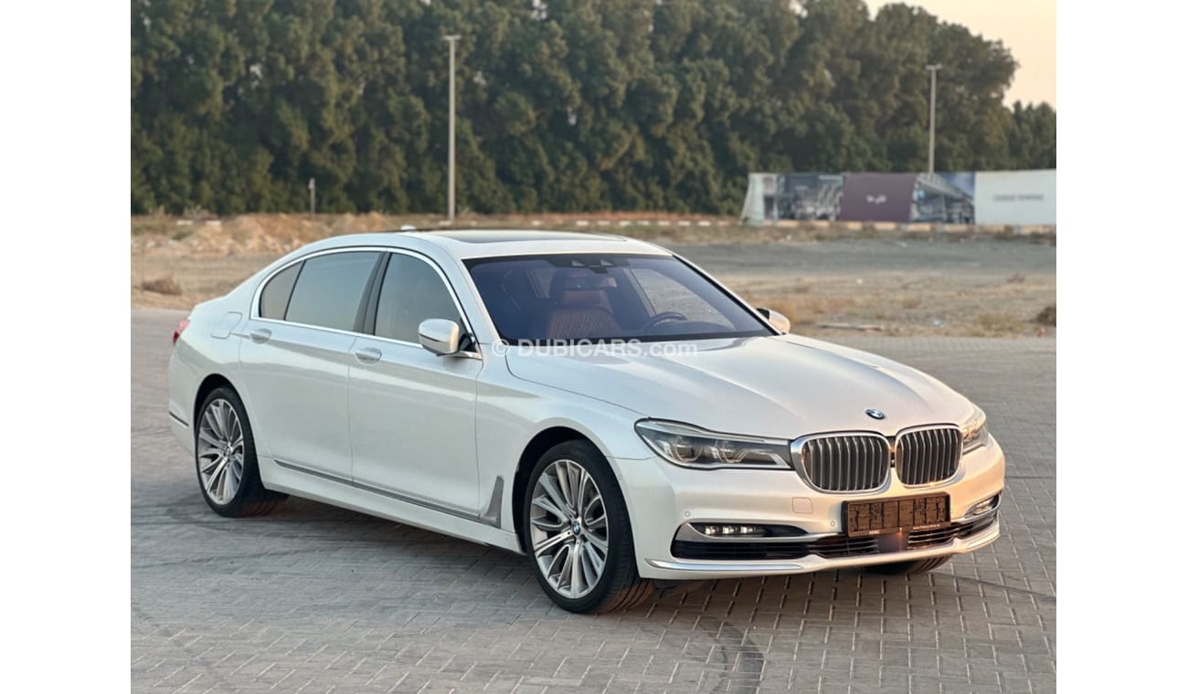 BMW 740Li Exclusive 3.0L (335 HP) MODEL 2016 GCC CAR PERFECT CONDITION FULL OPTION PANORAMIC ROOF LEATHER SEAT