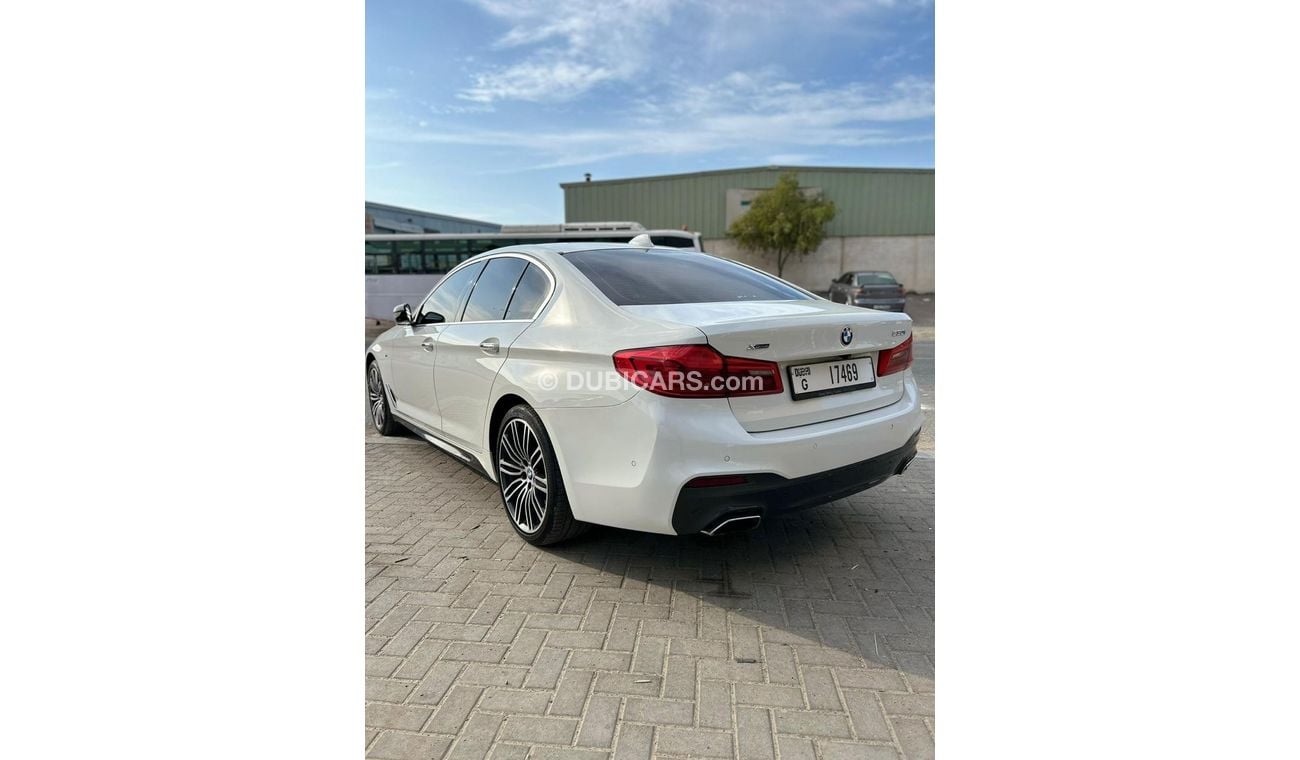 بي أم دبليو 530i Luxury M Sport Package 2.0L