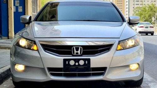 Honda Accord Honda accord  gcc  2012 coupe with sunroof