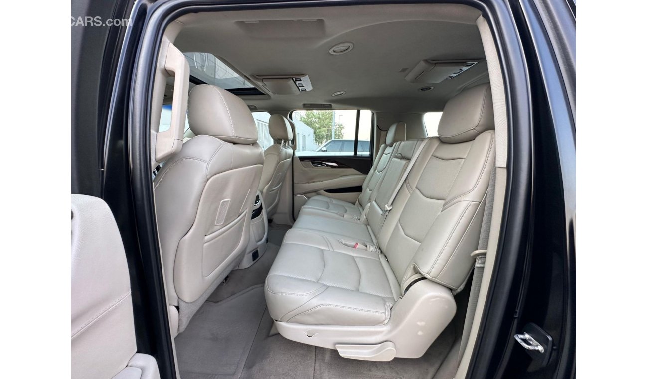 Cadillac Escalade ESCALADE ESV PLATINUM 2015 GCC FULL OPITION // PERFECT CONDITION