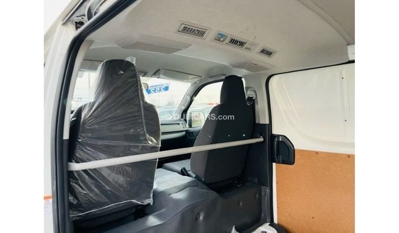 تويوتا هاياس Toyota Hiace Delivery VAN 2.5L Diesel M/T