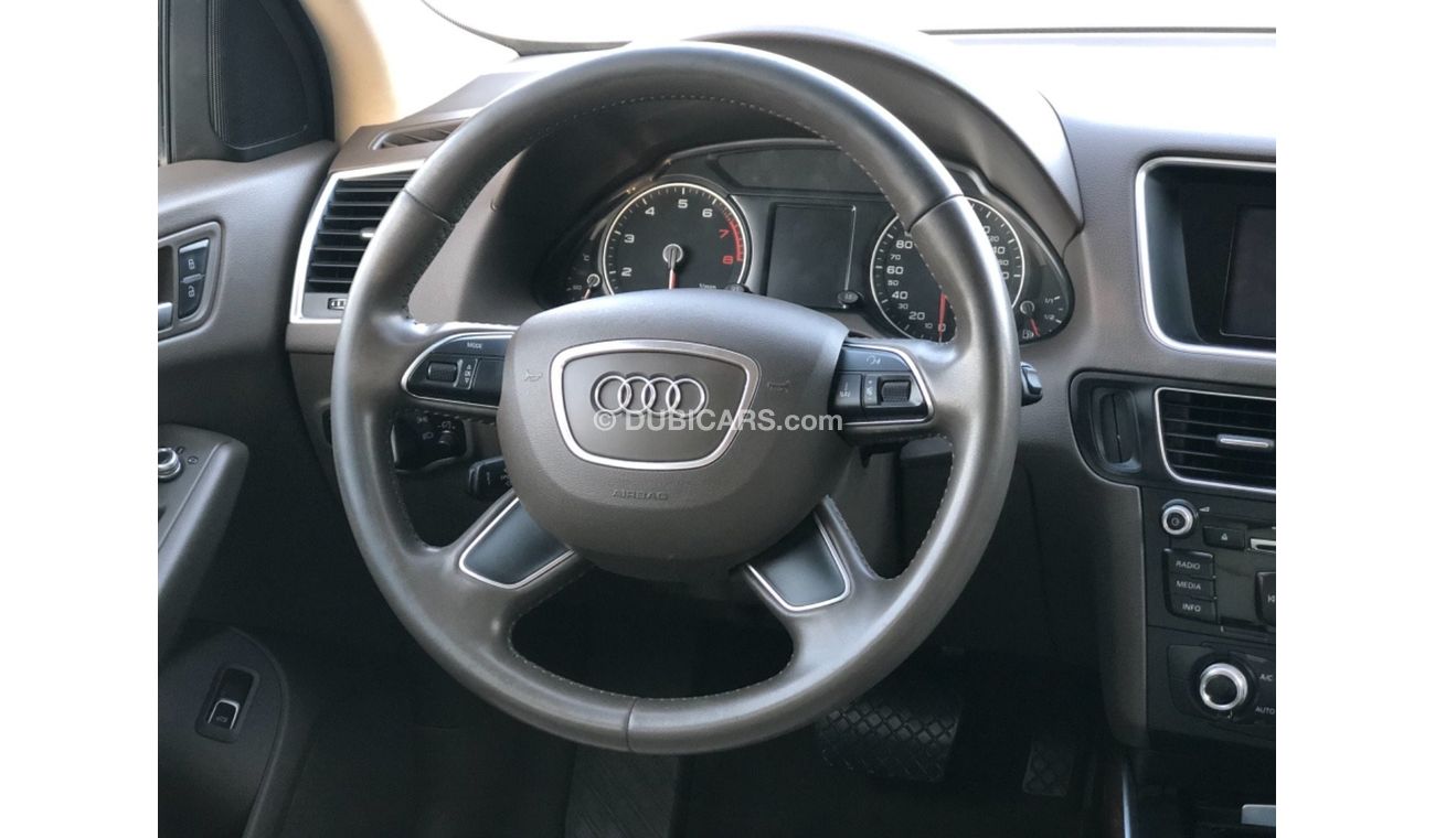 Audi Q5 40 TFSI S-Line MODEL 2015 GCC CAR PER  CONDITION INSIDE AND OUTSIDE  FULL ELECTRIC CONTROL STEERING 