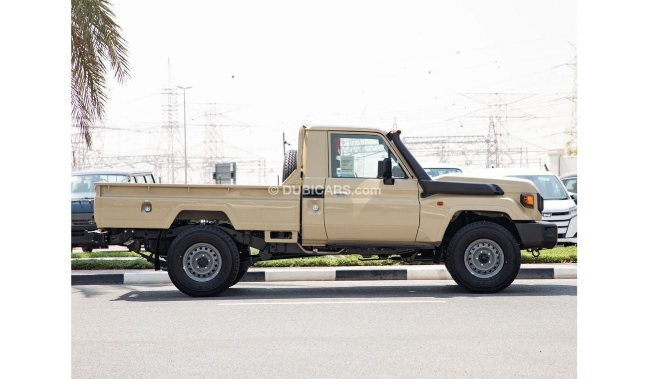 تويوتا لاند كروزر بيك آب LC79 STD 4.0L Petrol/4WD/Single Cabin. Local Registration + 5%