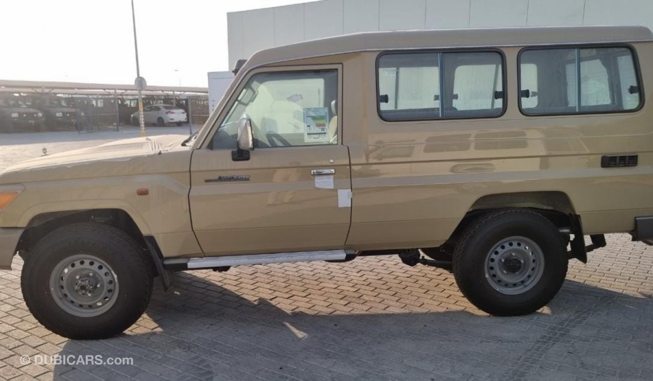 تويوتا لاند كروزر هارد توب Toyota LC 78 4.5 DSL HTOP BEIGE COLOR