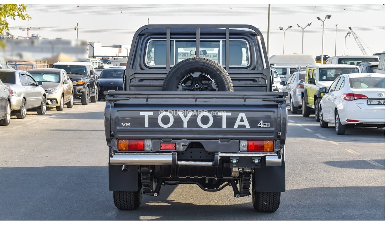 Toyota Land Cruiser Pick Up 4.5L V8 Diesel Double Cabin M/T