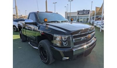 Chevrolet Silverado Chevrolet Silverado 2013 GCC V8 engine 4.8 clean car no any work required just buy and drive availab