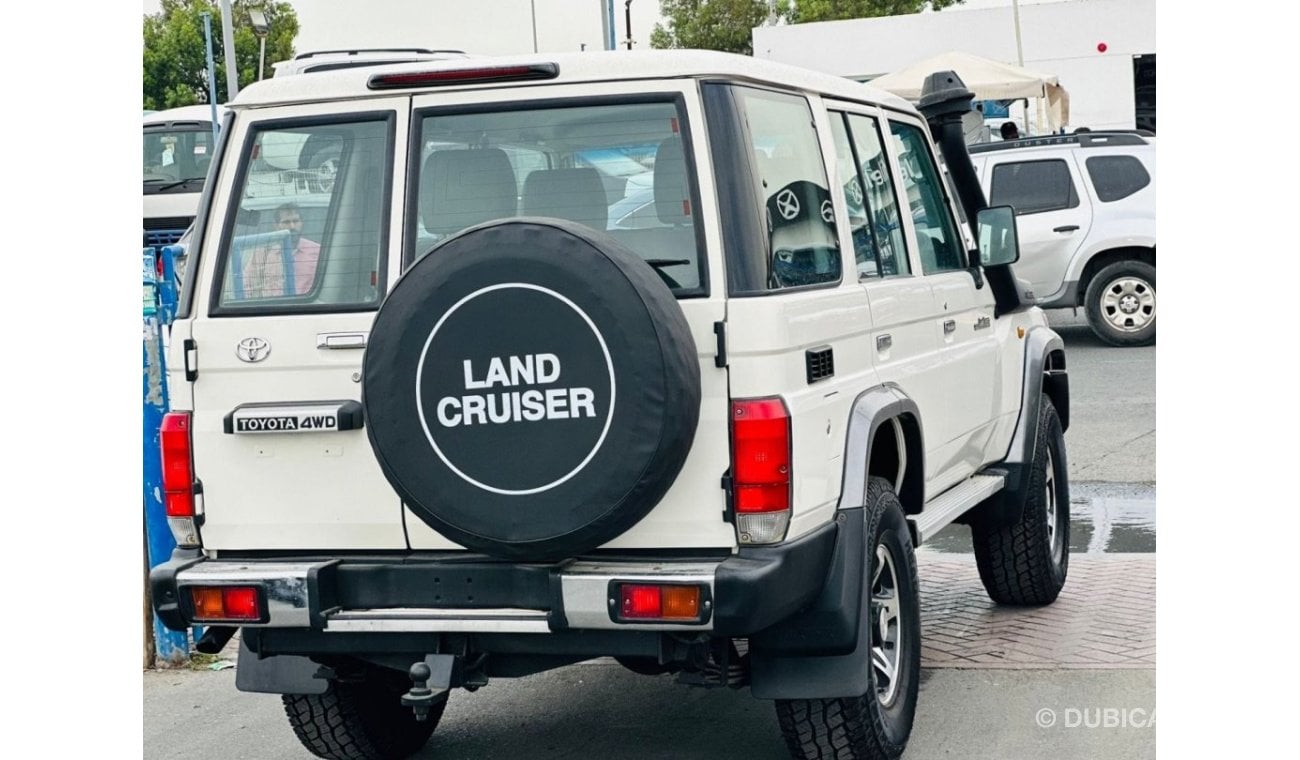 Toyota Land Cruiser Hard Top