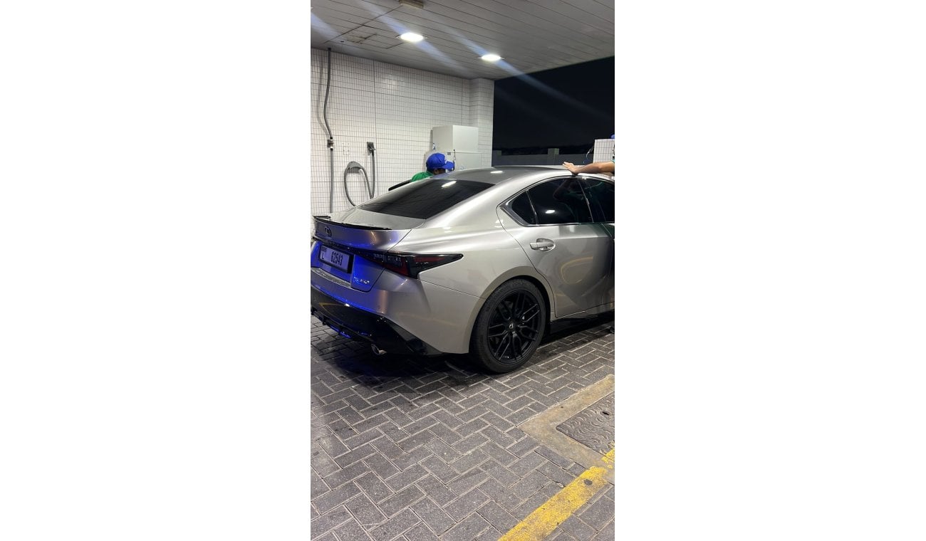 Lexus IS350