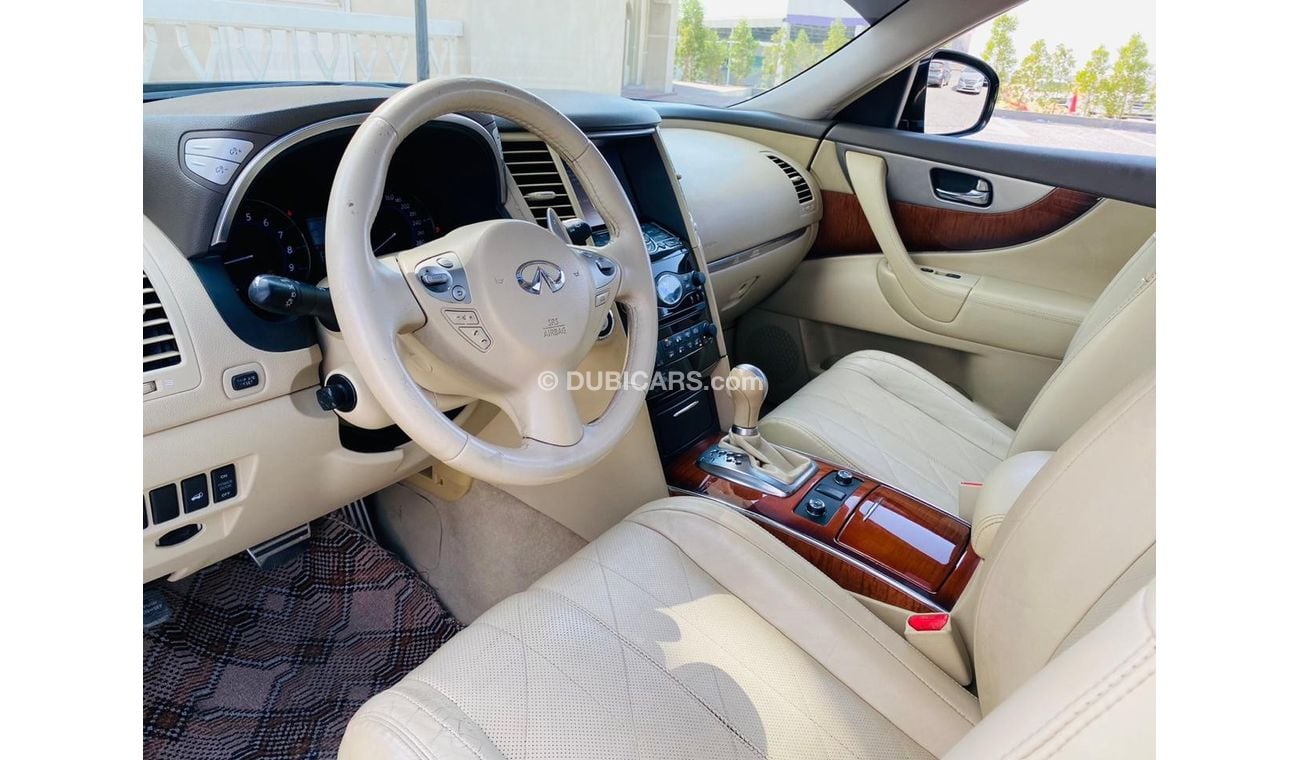 Infiniti QX70 Good condition car GCC specs