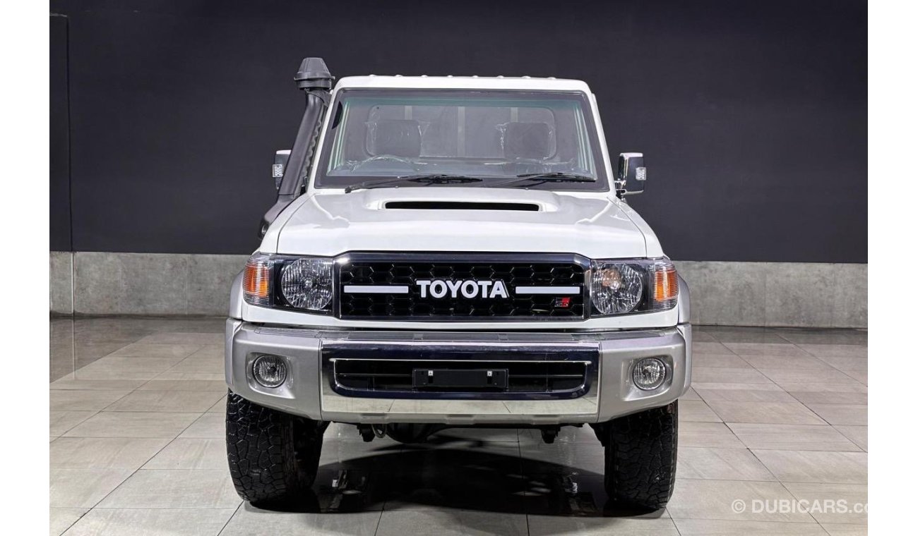 تويوتا لاند كروزر بيك آب Toyota Land Cruiser pickup 2015 model RHD