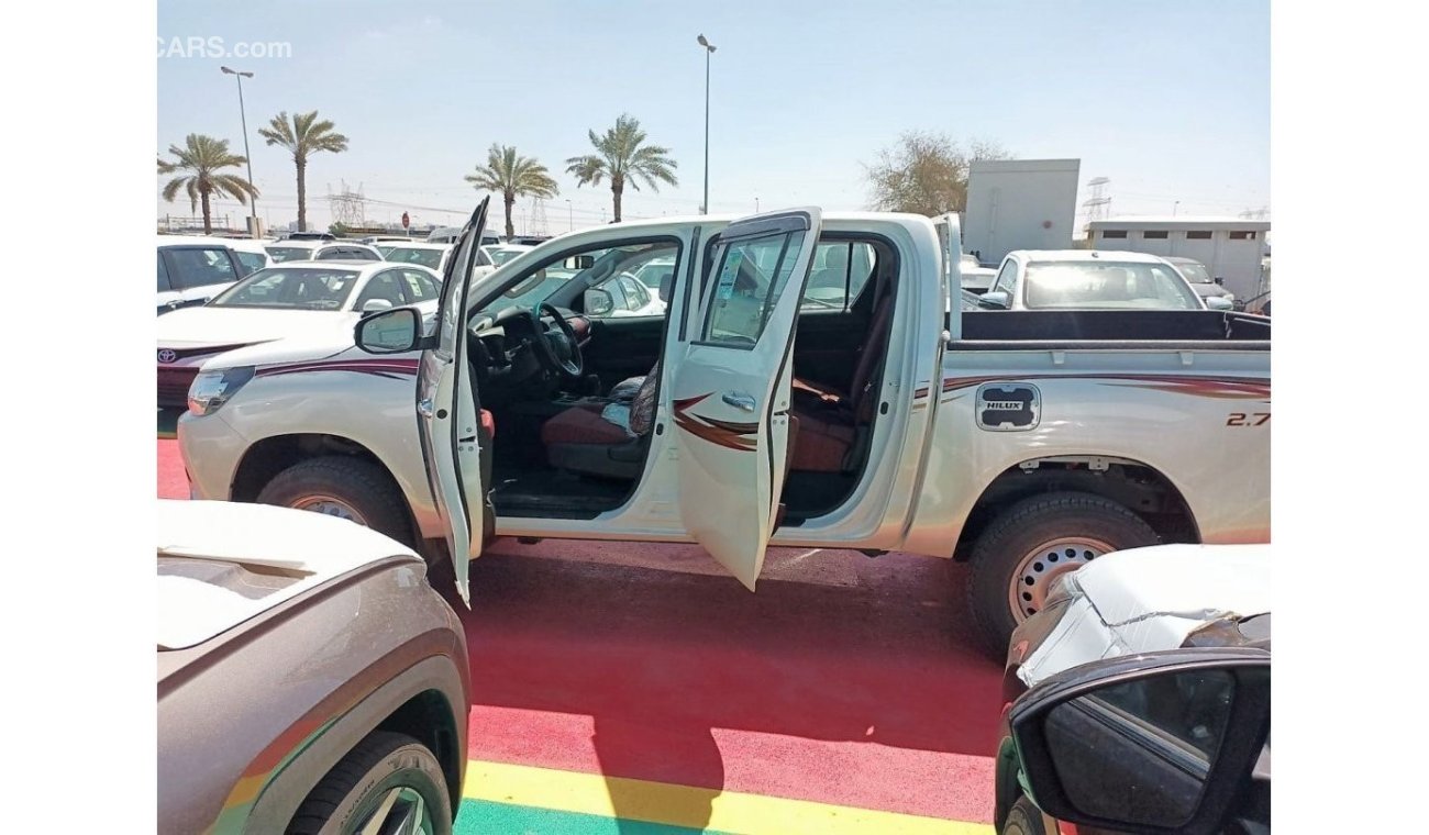 تويوتا هيلوكس 2.7 petrol  automatic  double  cap  4x4 2024 model