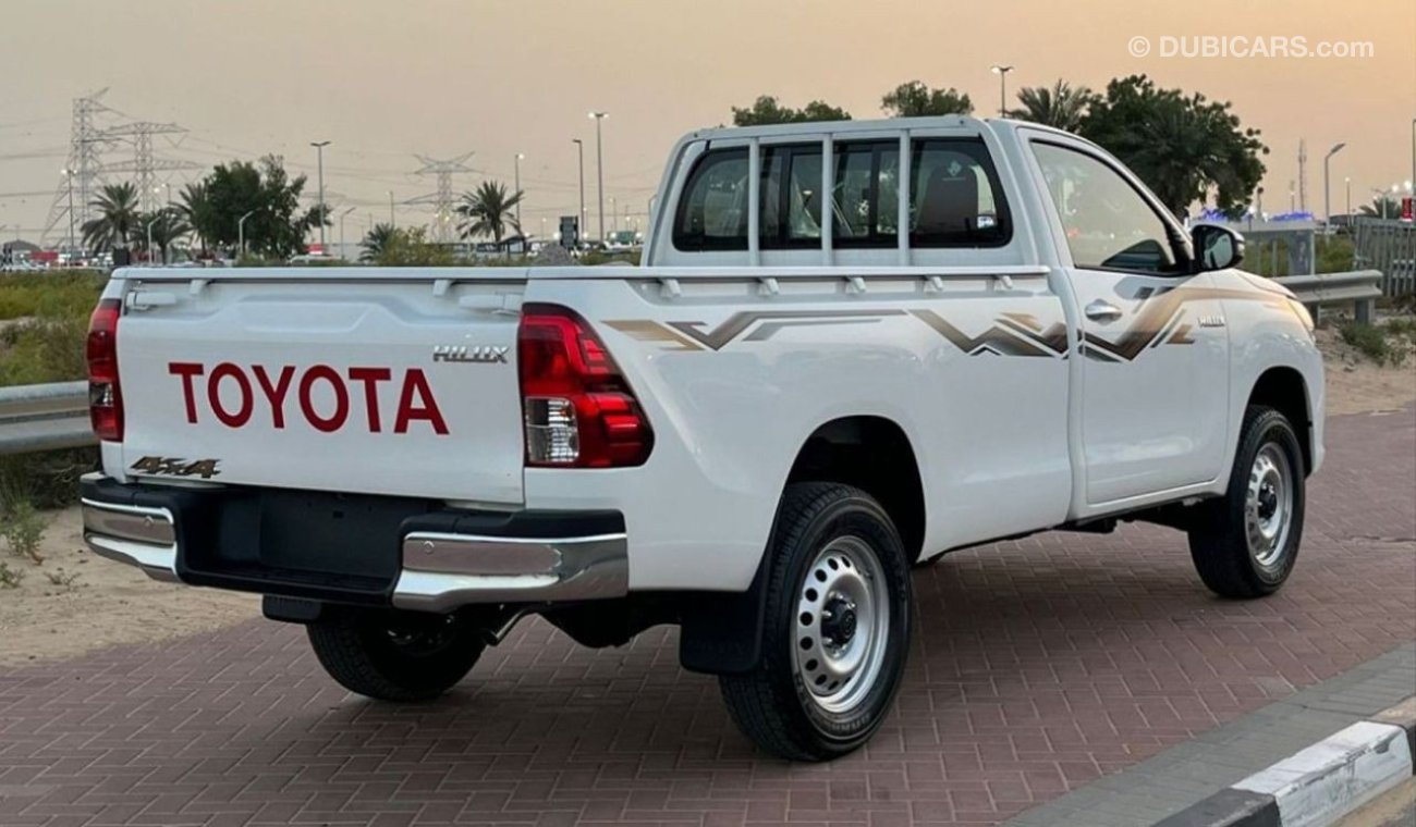 تويوتا هيلوكس Toyota Hilux HILUX SC 2.7L 4X4