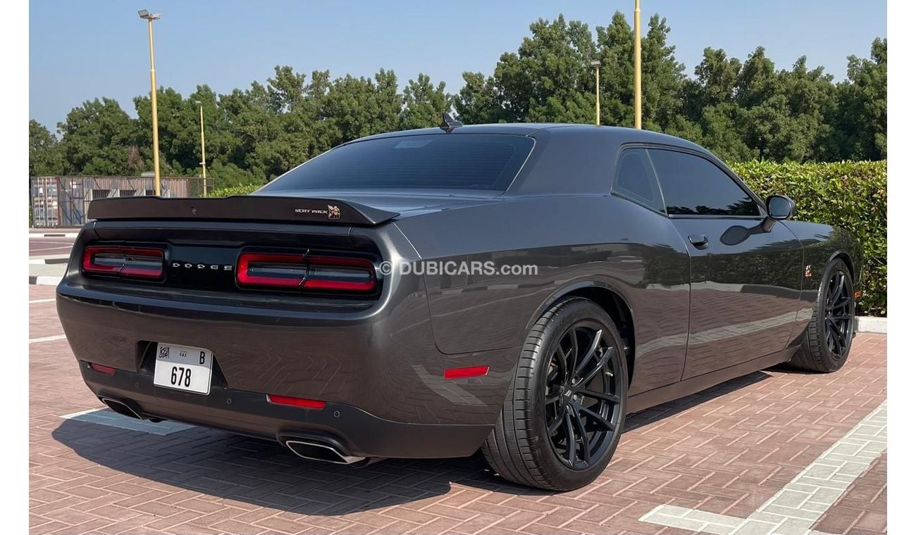 Dodge Challenger R/T Scat Pack 6.4L