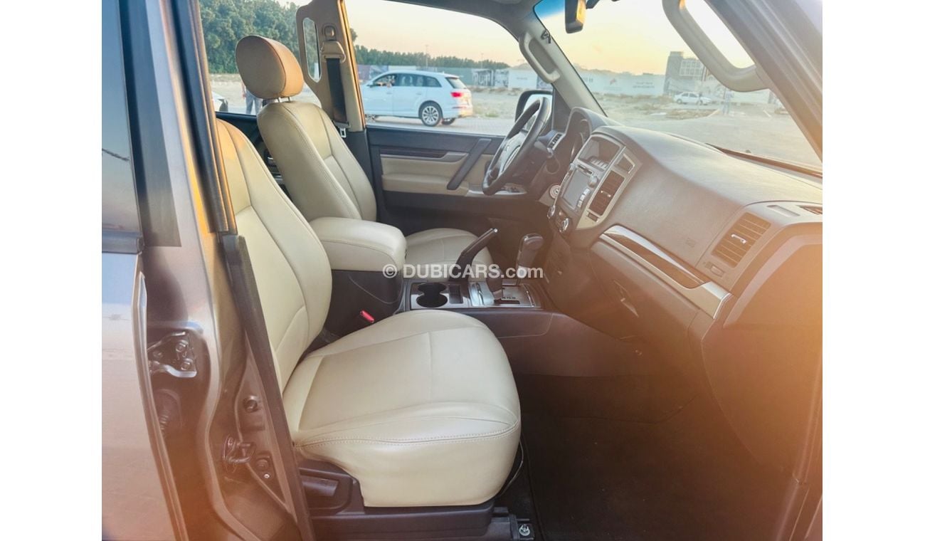 Mitsubishi Pajero GLS Base 3.5L (7 Seater)