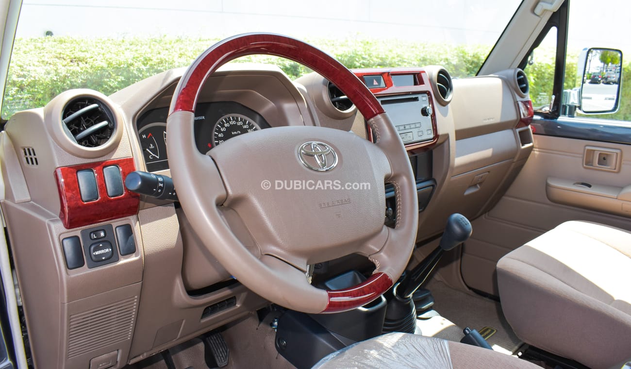 Toyota Land Cruiser Hard Top 4.0 L V6