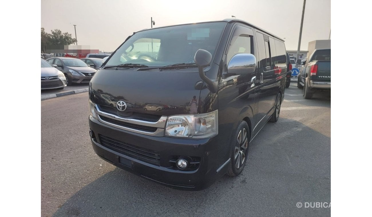 تويوتا هاياس TOYOTA HIACE VAN RIGHT HAND DRIVE(PM98251)