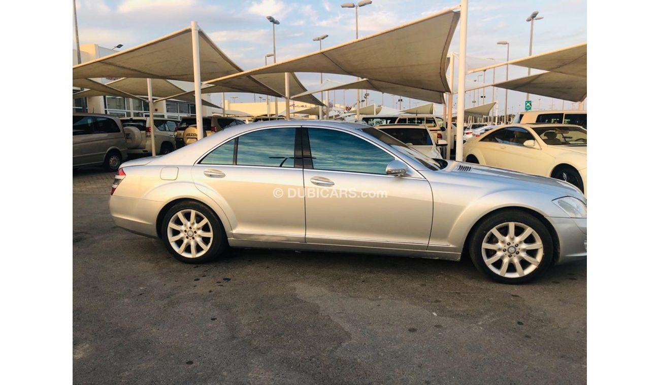 Mercedes-Benz S 500 Mercedes Benz S500 model 2009 GCC car prefect condition full service