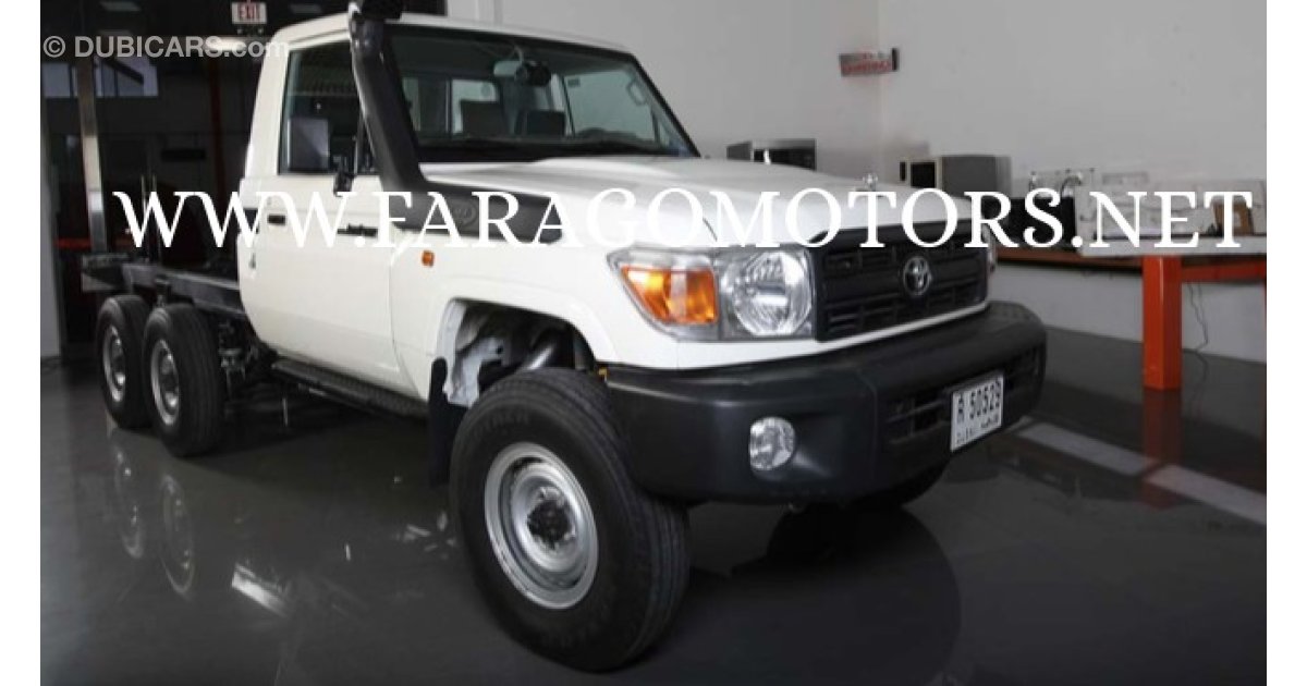 Toyota Land Cruiser Pickup 6x6 for sale: AED 275,000. White, 2016