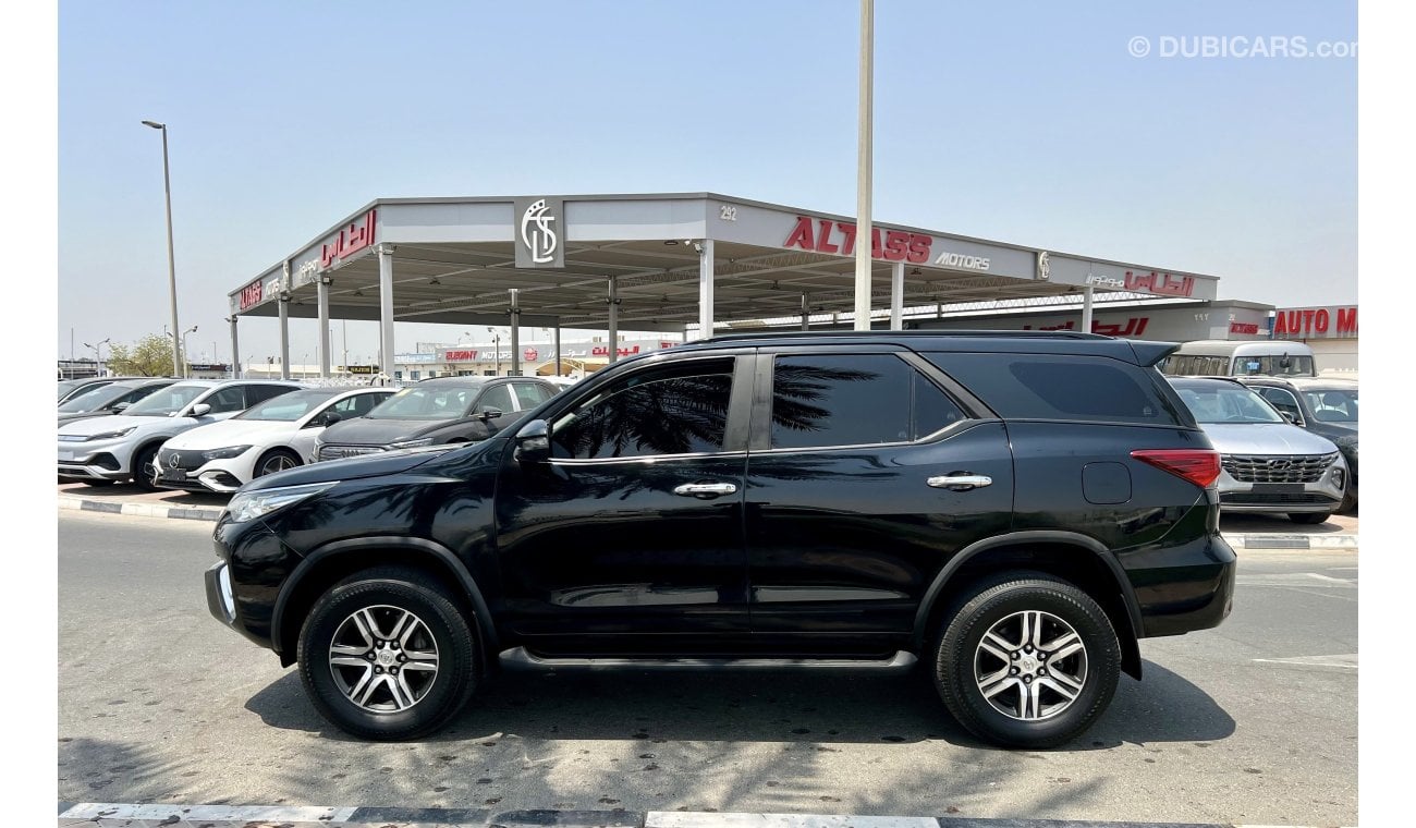 Toyota Fortuner EXR 4WD 2.7L PETROL. PERFECT CONDITION AND ACCIDENT FREE