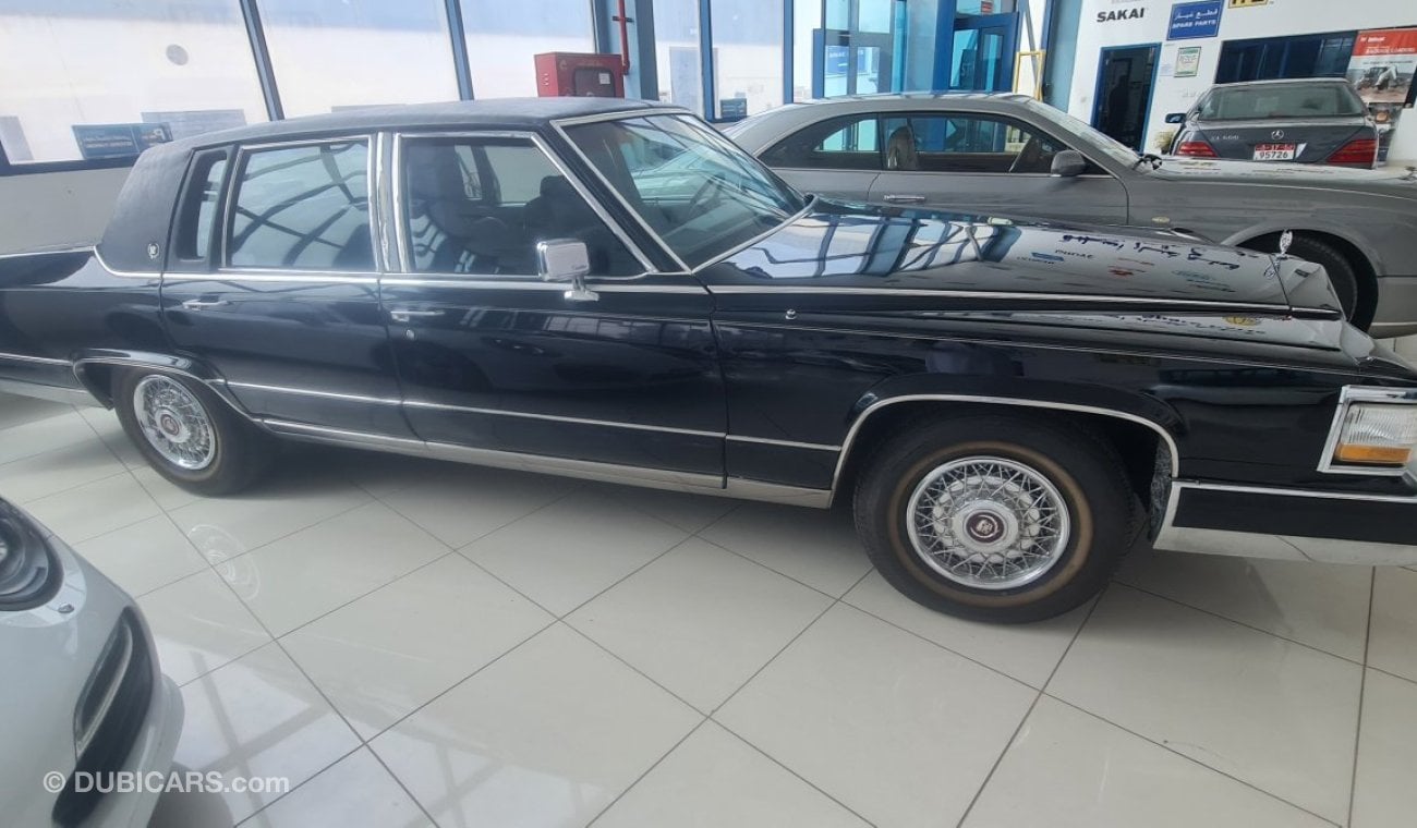 Cadillac Brougham بريغهام