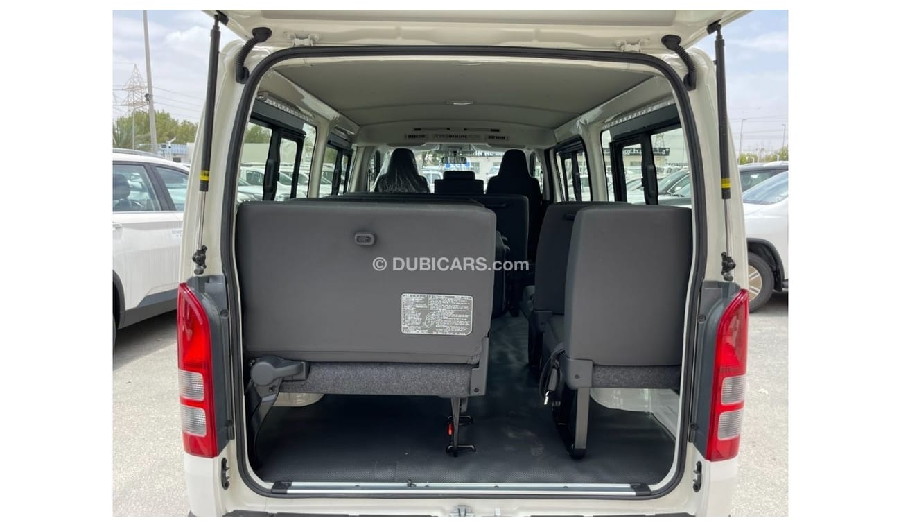 تويوتا هاياس Toyota Hiace Std roof, 2.5l diesel, 2023 model