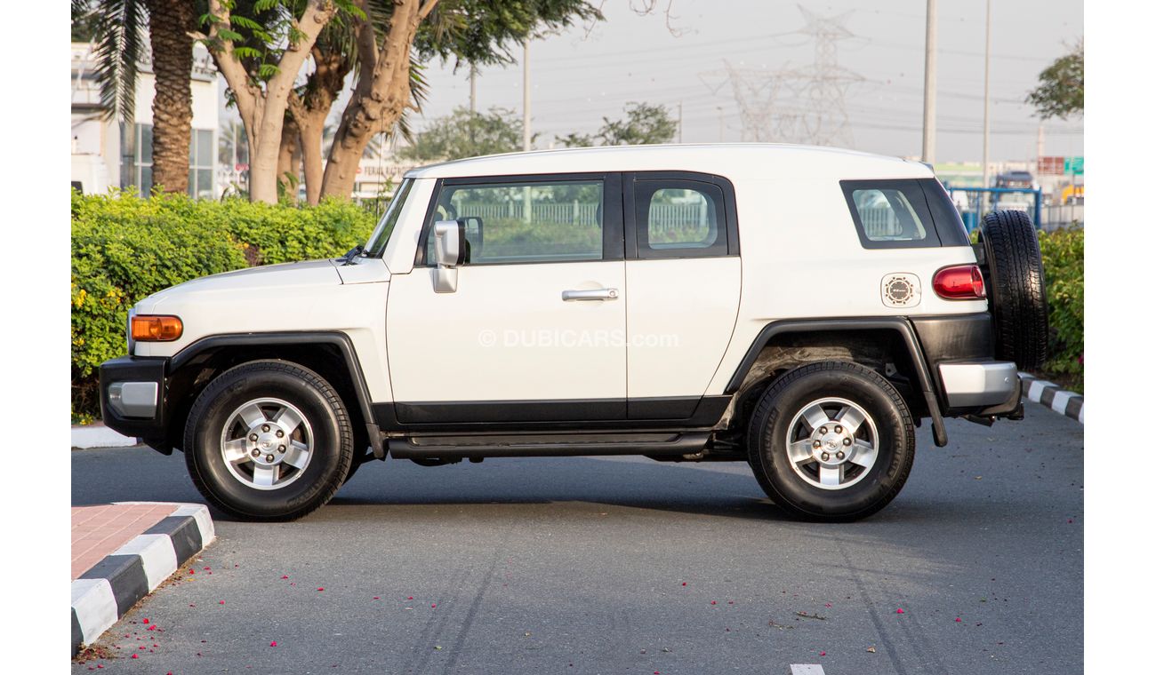 Toyota FJ Cruiser GCC - IN PERFECT CONDITION LIKE NEW - BUY AND DRIVE