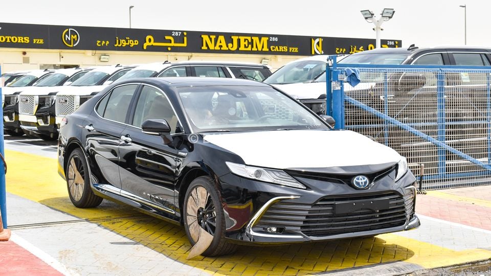 New Toyota Camry Lumiere 2.5L Hybrid 2023 for sale in Dubai - 619357