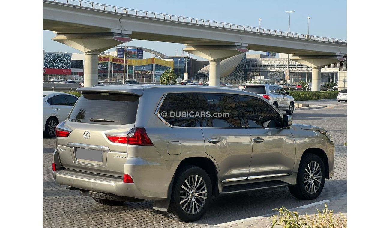 Lexus LX570 || FSH || Warranty til 2024 || Original Paint || GCC || Pristine Condition