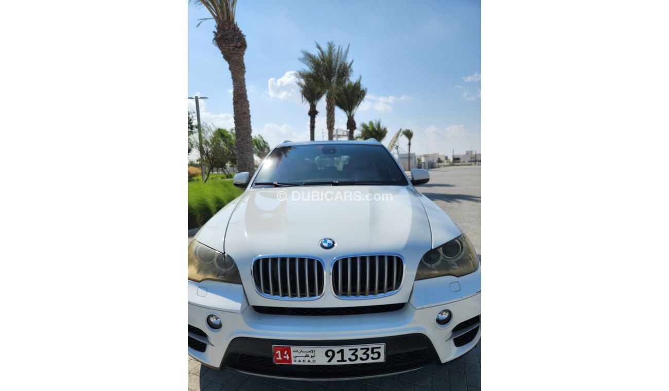 بي أم دبليو X5 xDrive 50i M Sport 4.4L (5 Seater)