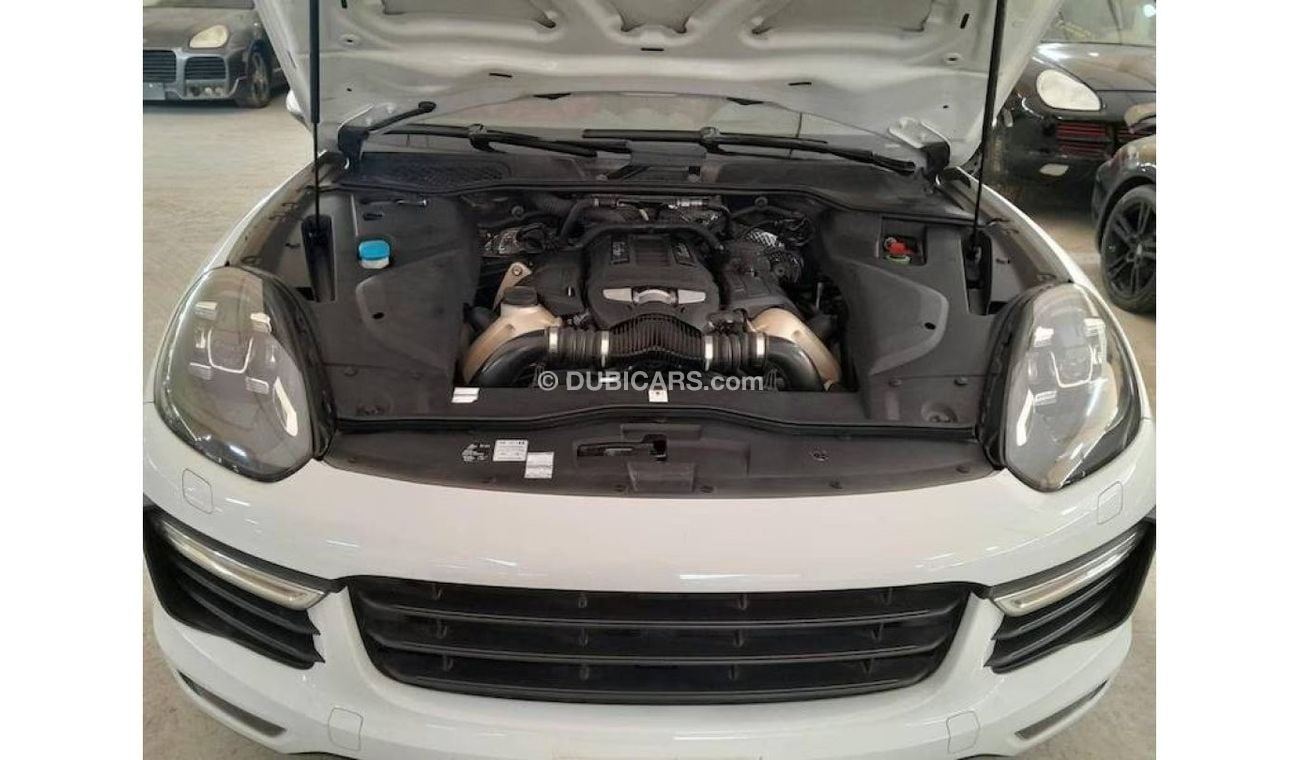 بورش كايان Turbo 4.8L (520 HP) PORSCHE CAYENNE TURBO 4.8L 2015 SPORTS CHRONO PACKAGE WITH PANORAMIC ROOF AND VE