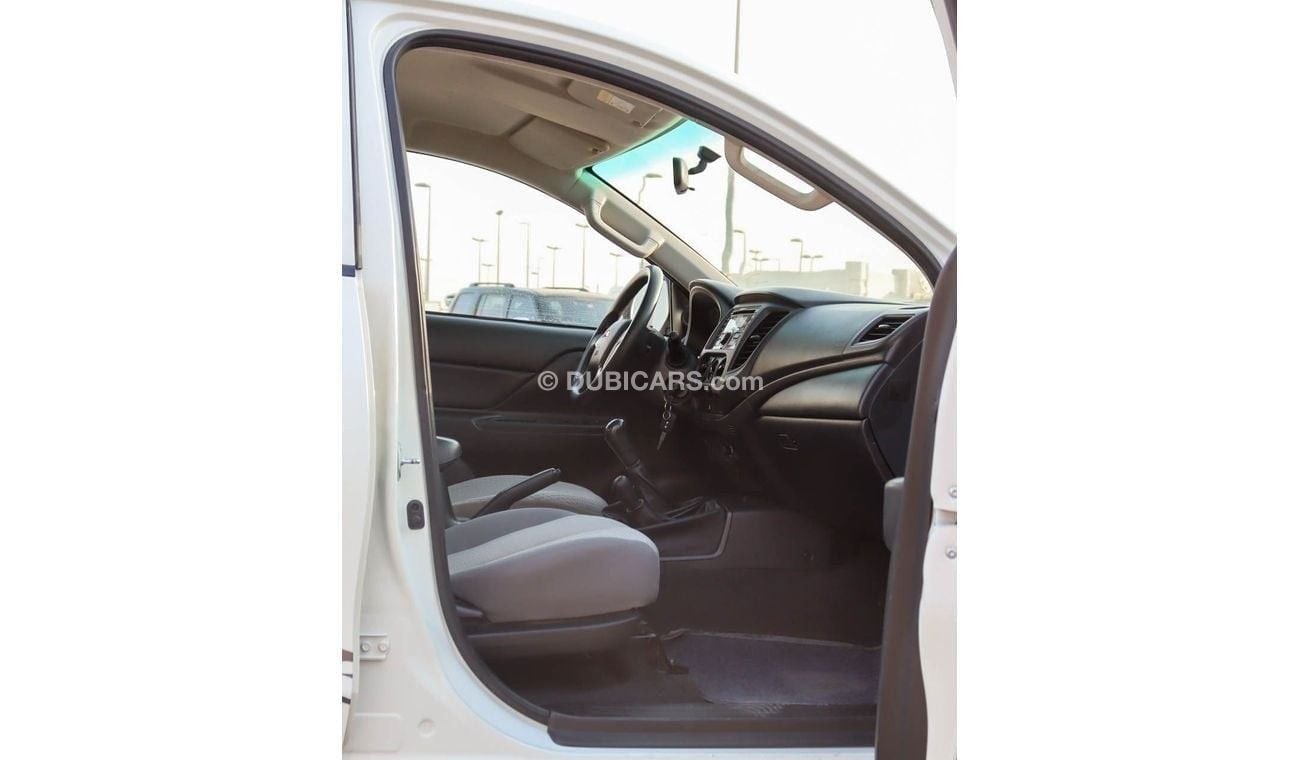 ميتسوبيشي L200 GLX 2.4L Mitsubishi L200 2.4 L 2021 GCC accident free in excellent condition 1303 P.M