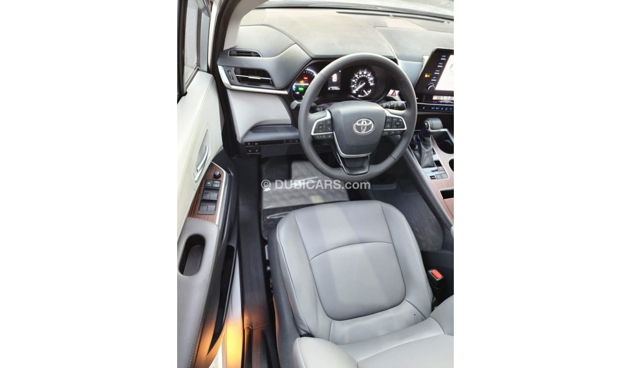 تويوتا سيينا TOYOTA Sienna XLE Hybrid  Full Option