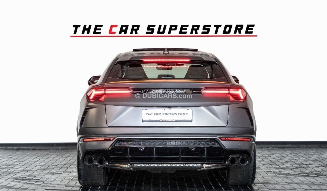 Lamborghini Urus 2022 - LAMBORGHINI URUS CAPSULE EDITION - SPECIAL PAINT - 1 YEAR WARRANTY