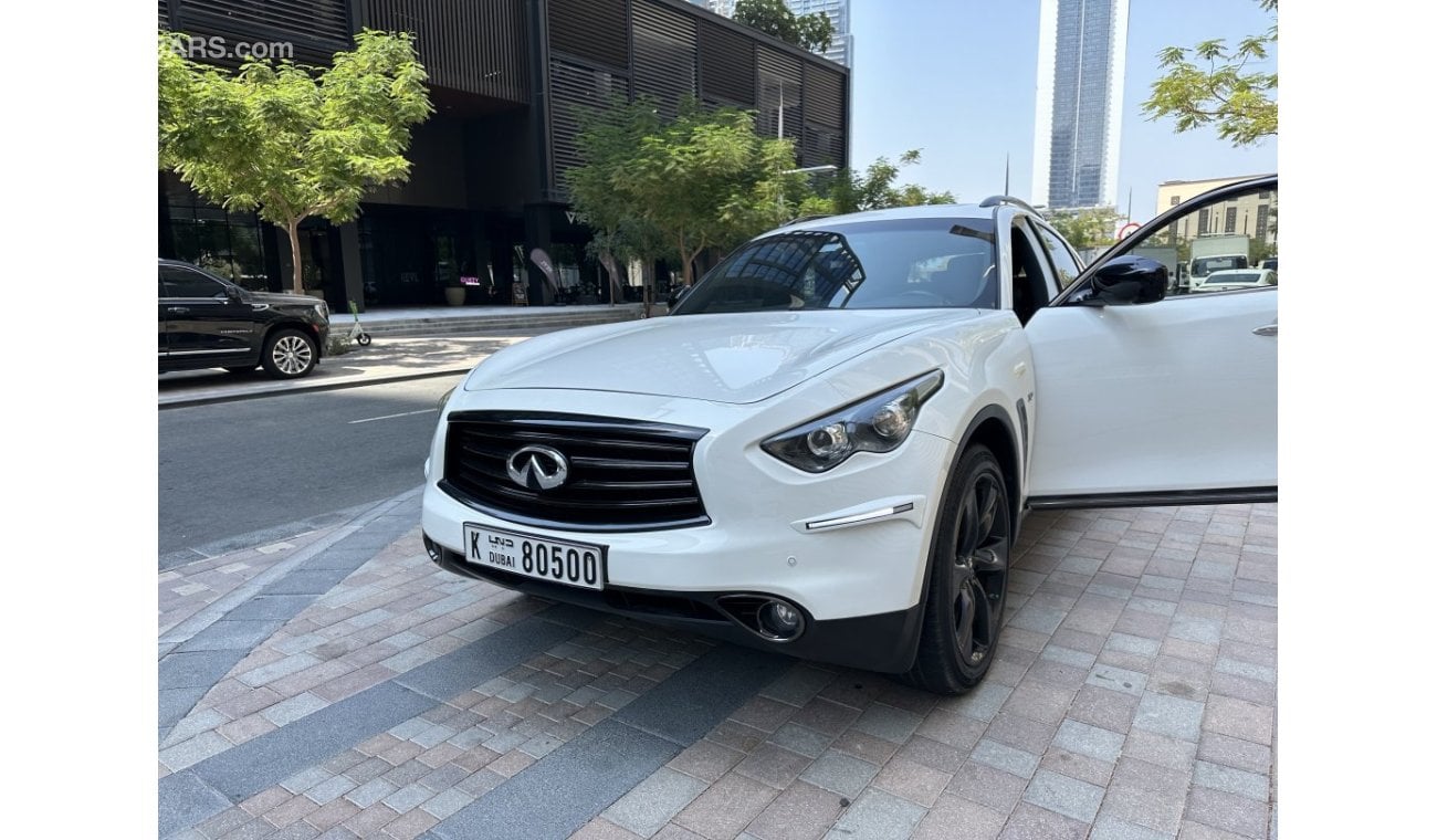 إنفينيتي QX70