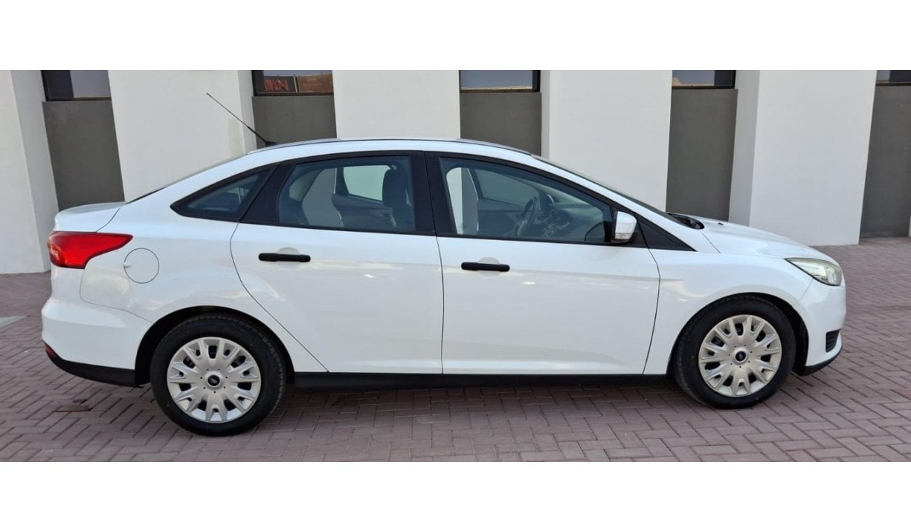 Ford Focus Ambiente 1.6L Hatchback