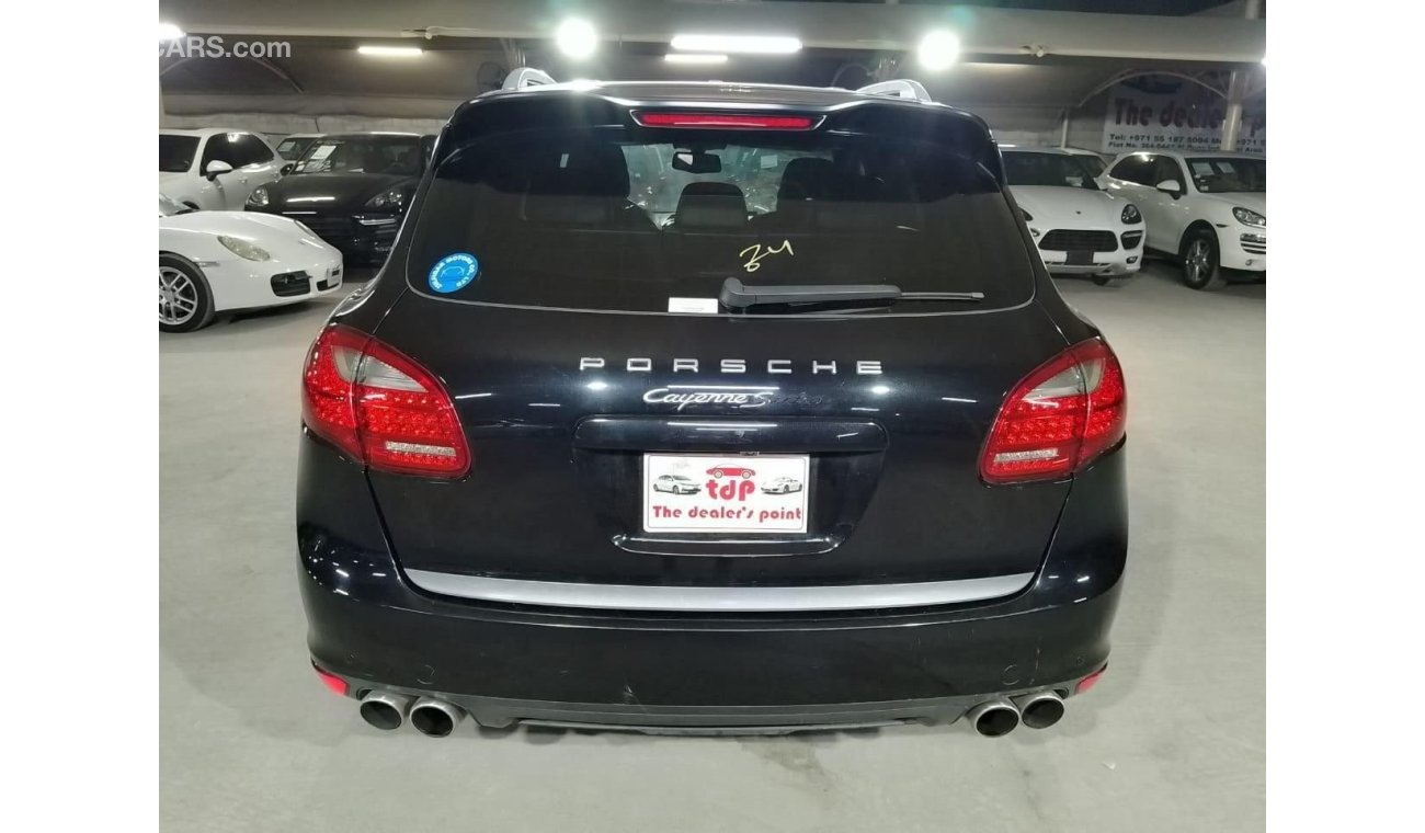 بورش كايان PORSCHE CAYENNE S 4.8L 2011, WITH SUNROOF, LEATHER INTERIOR AND MORE..