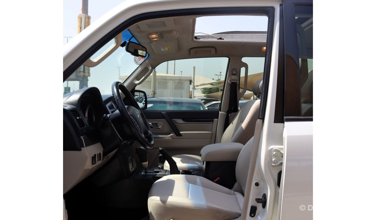 Mitsubishi Pajero GLS Highline ACCIDENTS FREE - GCC - FULL OPTION - 3500 CC - PERFECT CONDITION INSIDE OUT