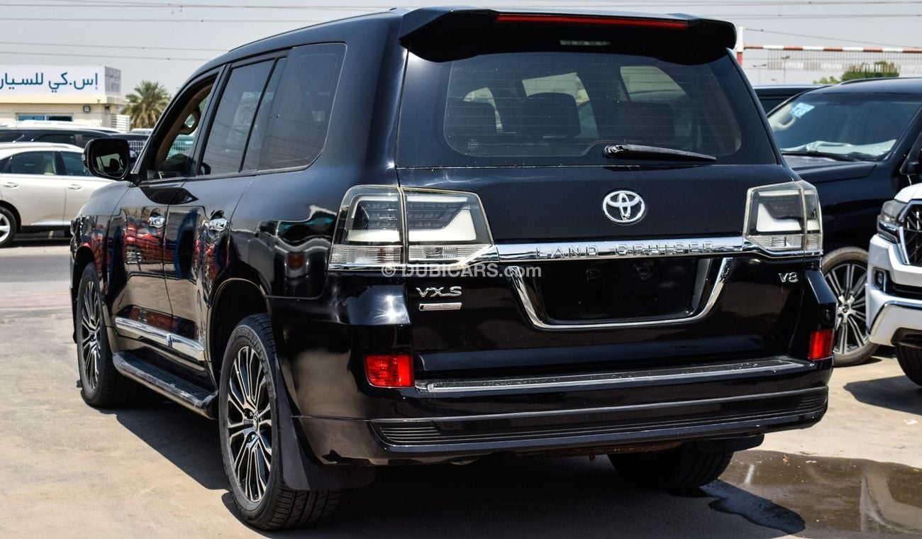 Toyota Land Cruiser left hand drive facelifted to new design maximum upgraded with best quality accessories for export o