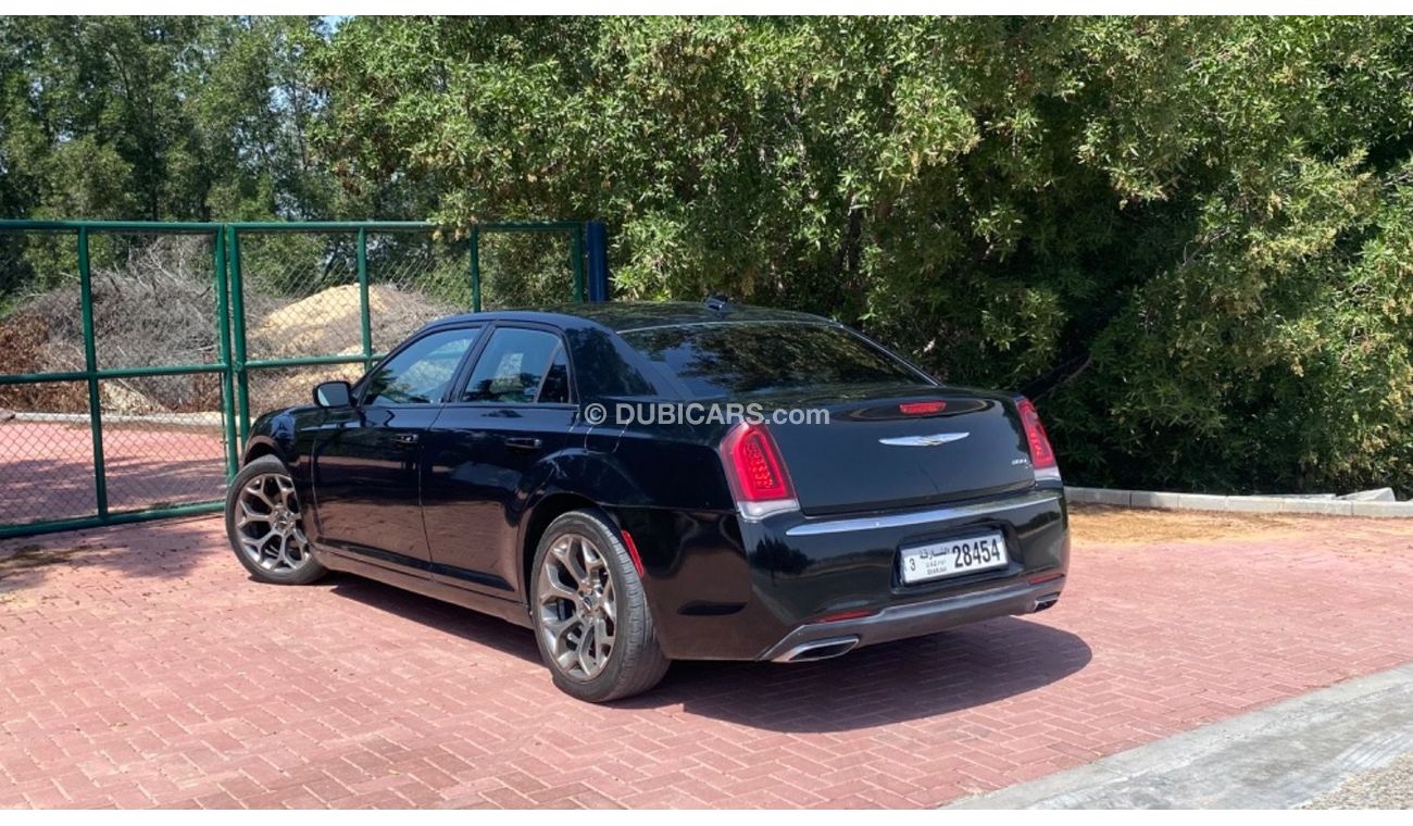 Used Chrysler 300 2017 for sale in Sharjah - 723374