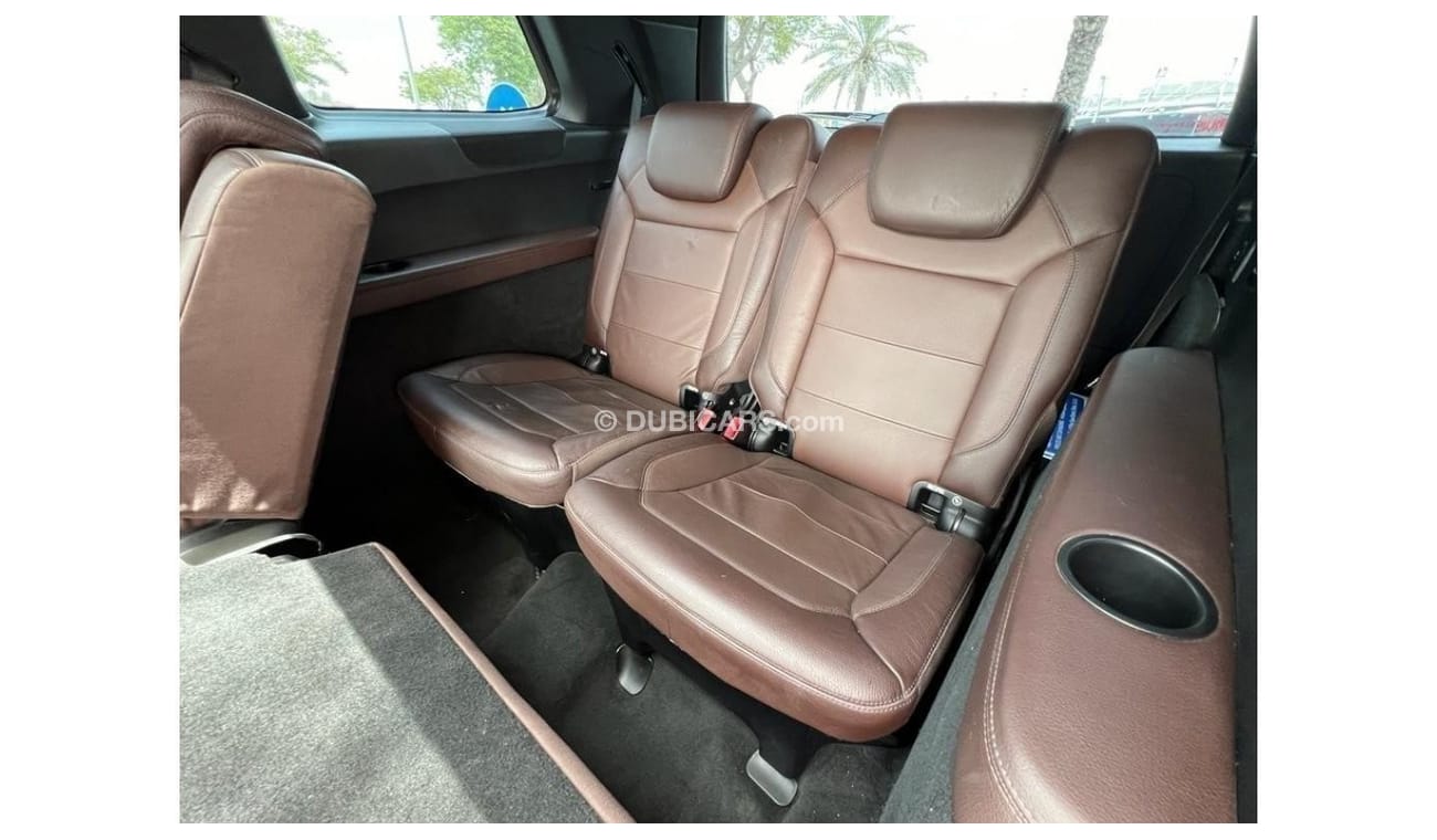 مرسيدس بنز GL 500 MERCEDES BENZ GL500 2016 GCC V8 FULL OPTION ORIGINAL PAINT