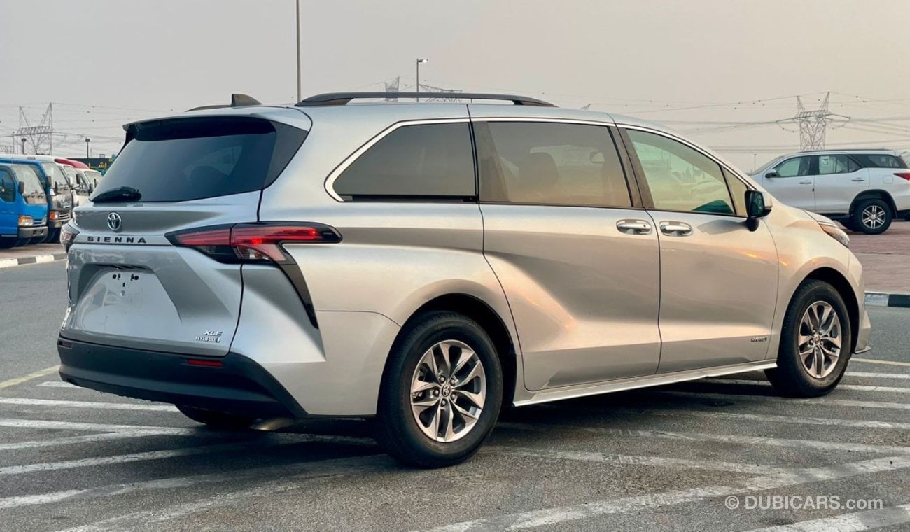 تويوتا سيينا 2021 Toyota Sienna XLE Edition Full Option - Hybrid Fuel - 2.5L V4 - 7 Seater Family Van - 33,400 Mi