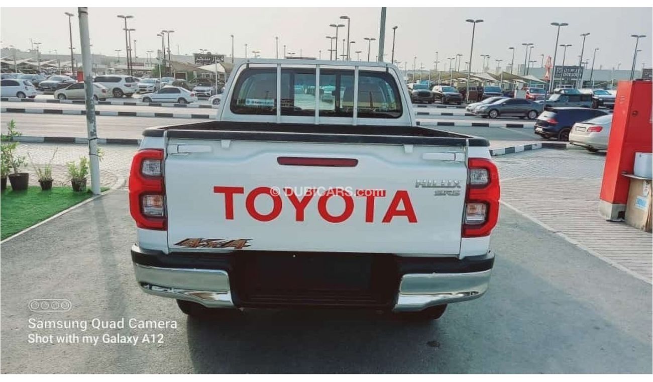 Toyota Hilux S GLX the car is in excellent condition without accidents unpainted clean on the outside and on the