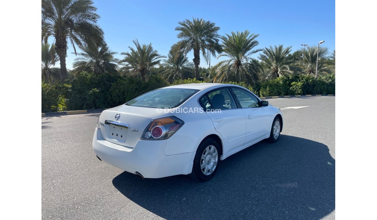 Nissan Altima SE Nissan Altima model 2012    ( UAS_ SPEC) VERY GOOD CONDITION