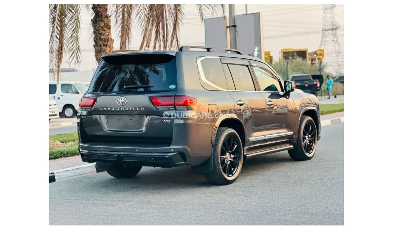 Toyota Land Cruiser ZX | MODIFIED TO LC300 GR SPORTS | 2017 | RHD | 4.6L PETROL | SUNROOF | 360 VIEW CAMERA