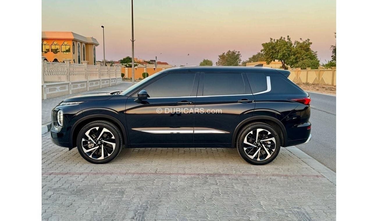 ميتسوبيشي آوتلاندر Mitsubishi Outlander 2023 TOP OF RANGE NO:1 Limited Edition GCC Spec.